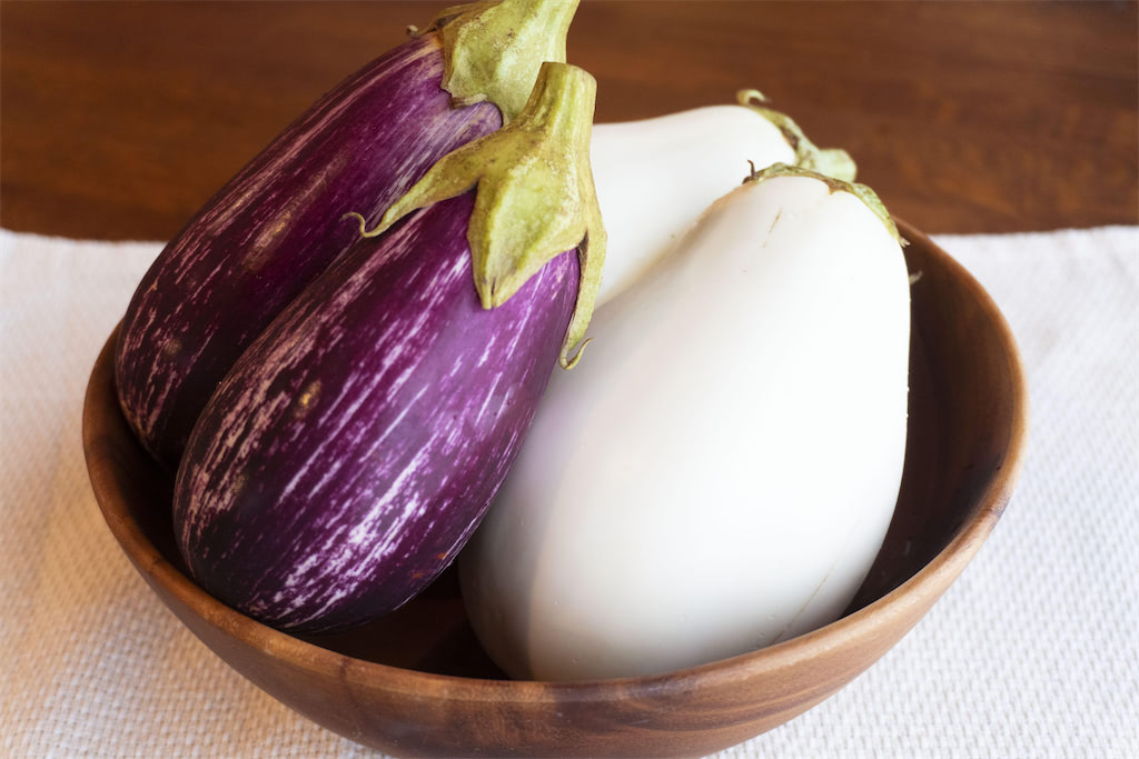 農家直伝】「揚げない！揚げなす」白なす＆縞なすはレンチン5分で