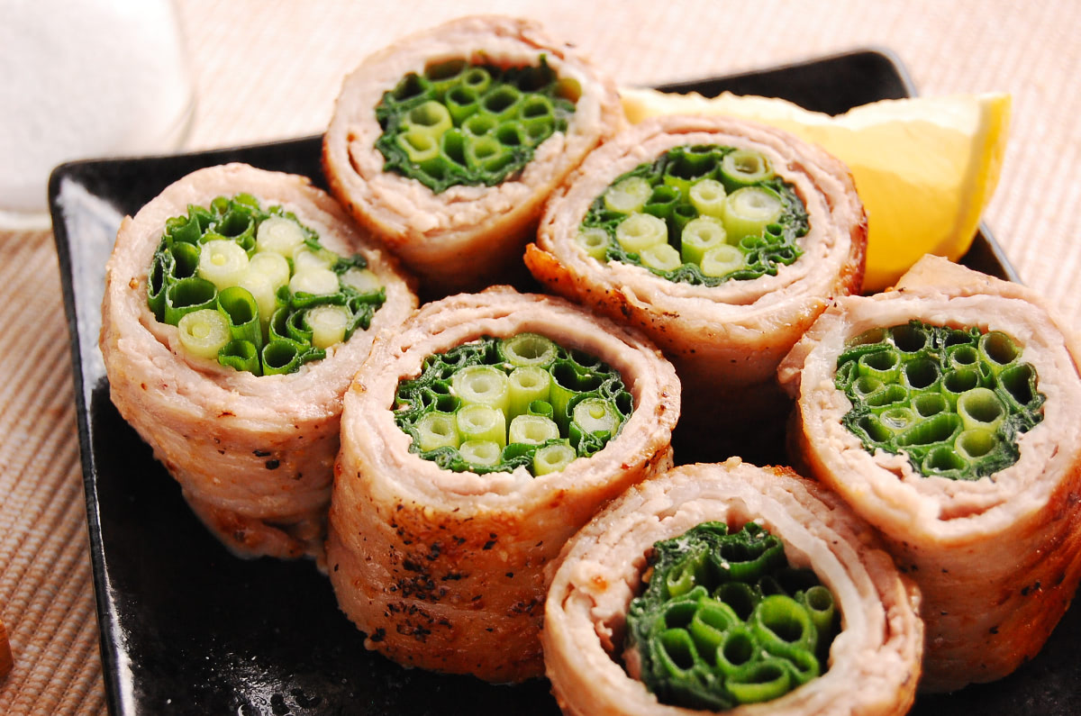 リュウジ『肉巻き史上最高傑作』 バカみたいに大量の青ネギを巻いたら