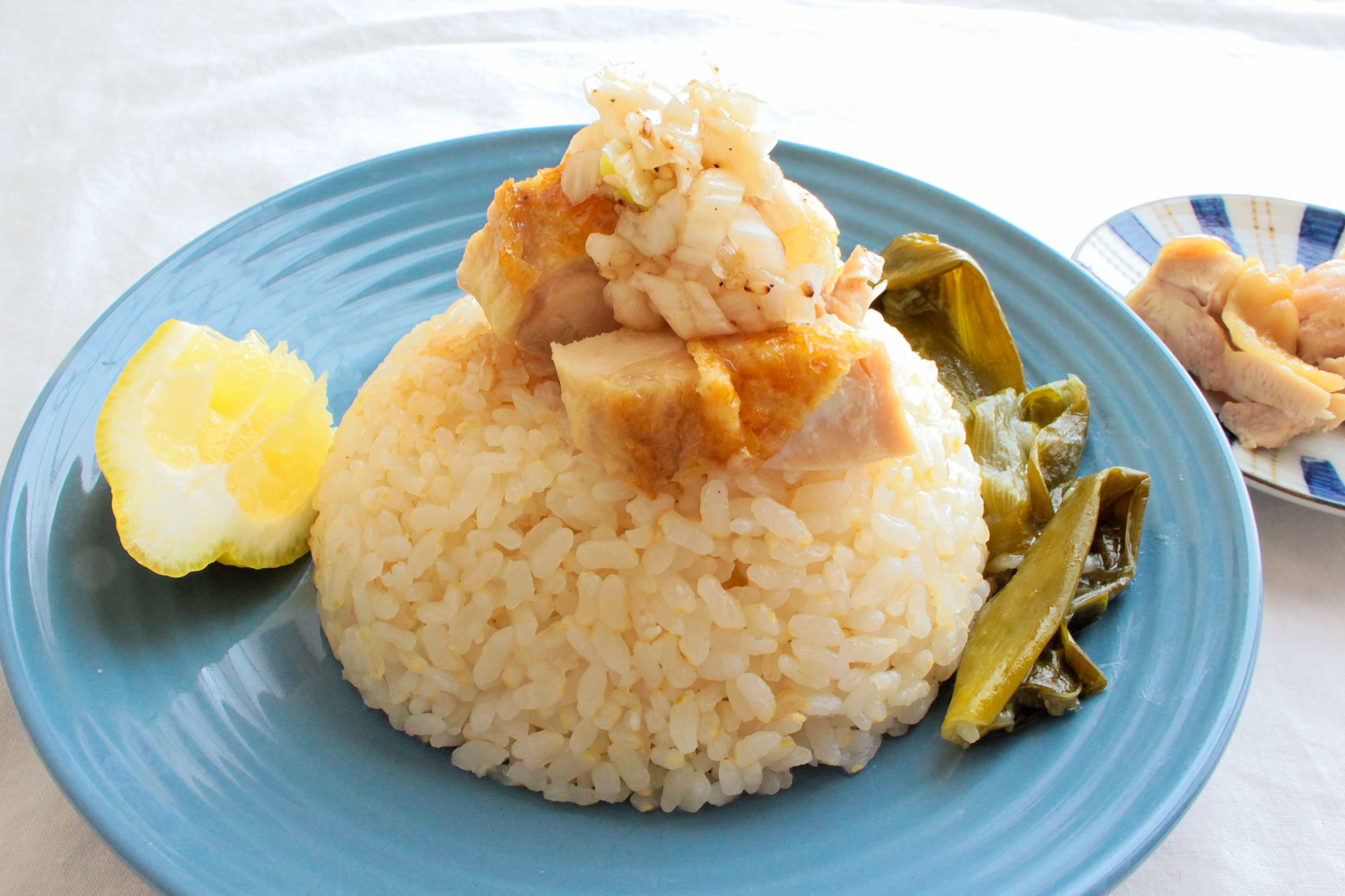 鶏 皮 鶏 飯