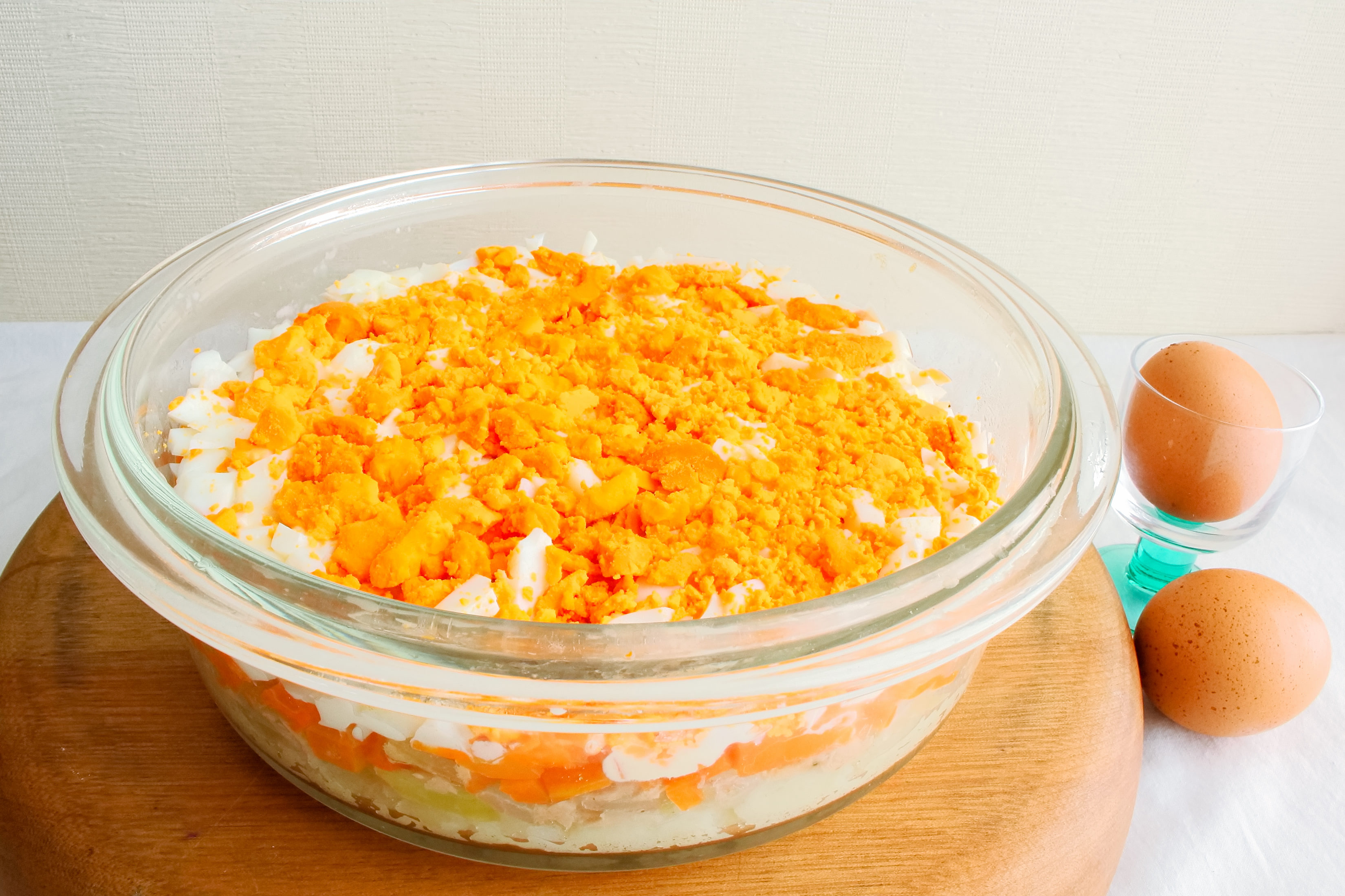 ロシア料理のシェフに教わる】春を彩るおもてなし「ミモザサラダ」作