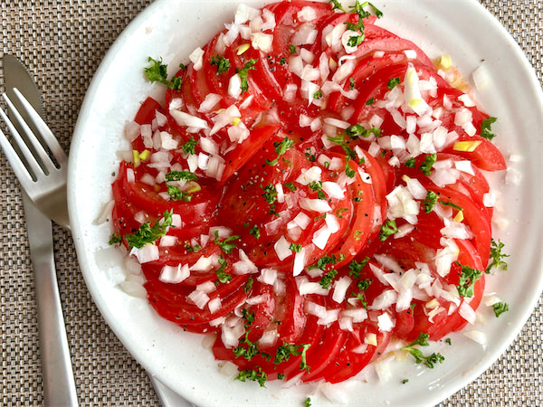 トマトとサラダ 彩りトマトのサラダ by 春菜食堂ϋ♡ 【クックパッド】 簡単おいしい