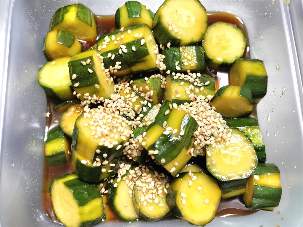 2つ星店の元シェフ流“夏のきゅうり”】こう見えてチキンの旨味と蜂蜜の