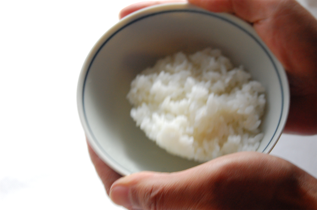 五つ星お米マイスター直伝】新米で超絶ウマい「塩にぎり」の