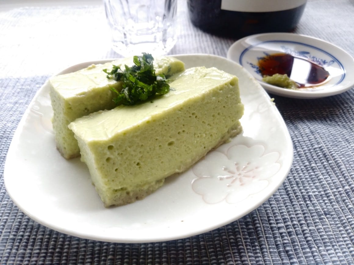 緑豆豆腐に見えるけど…まさかの「アボカド豆腐」作ってみた！え、材料3