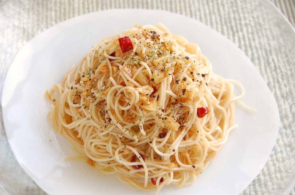 【激レア】ドッキリ 本物そっくり 原寸大 食品サンプル 冷やしそうめん そうめん革命】リュウジさんの「無限ガーリックそうめん」に挑戦