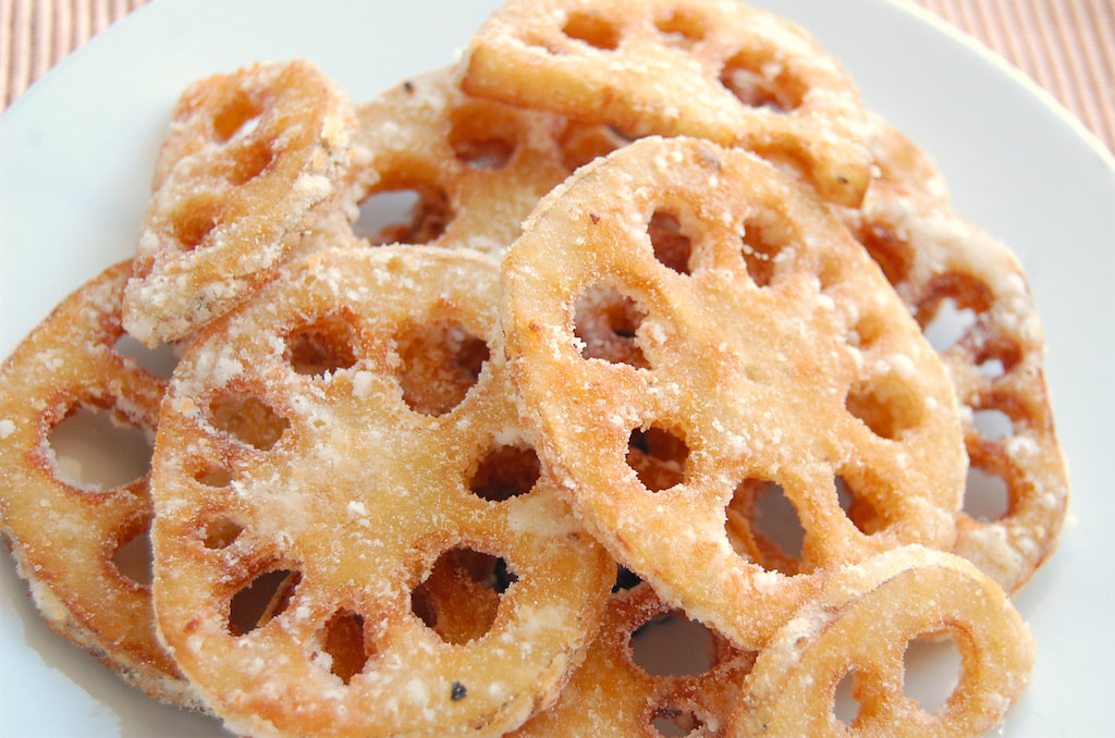 れんこん 噛んだ瞬間にトリコ♡「やみつきレンコン唐揚げ」が薄衣ザクッ！中身の