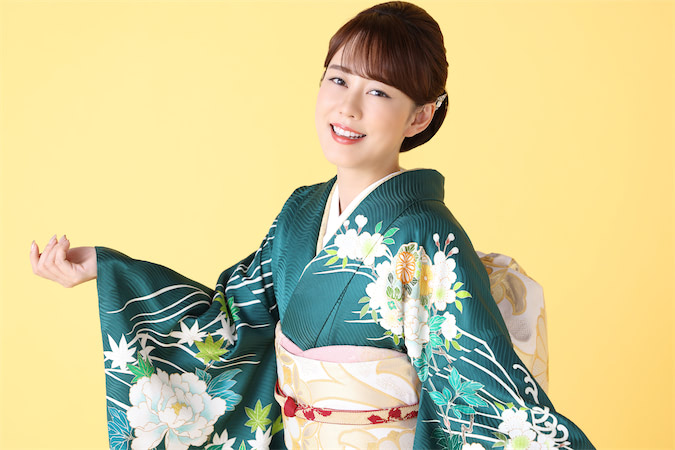 【丘みどりさんインタビュー】演歌界の歌姫は 体操で体調を管理する!?「公演前日は焼肉を食べます♡」 『あたらしい日日』 こんな時代のニュー