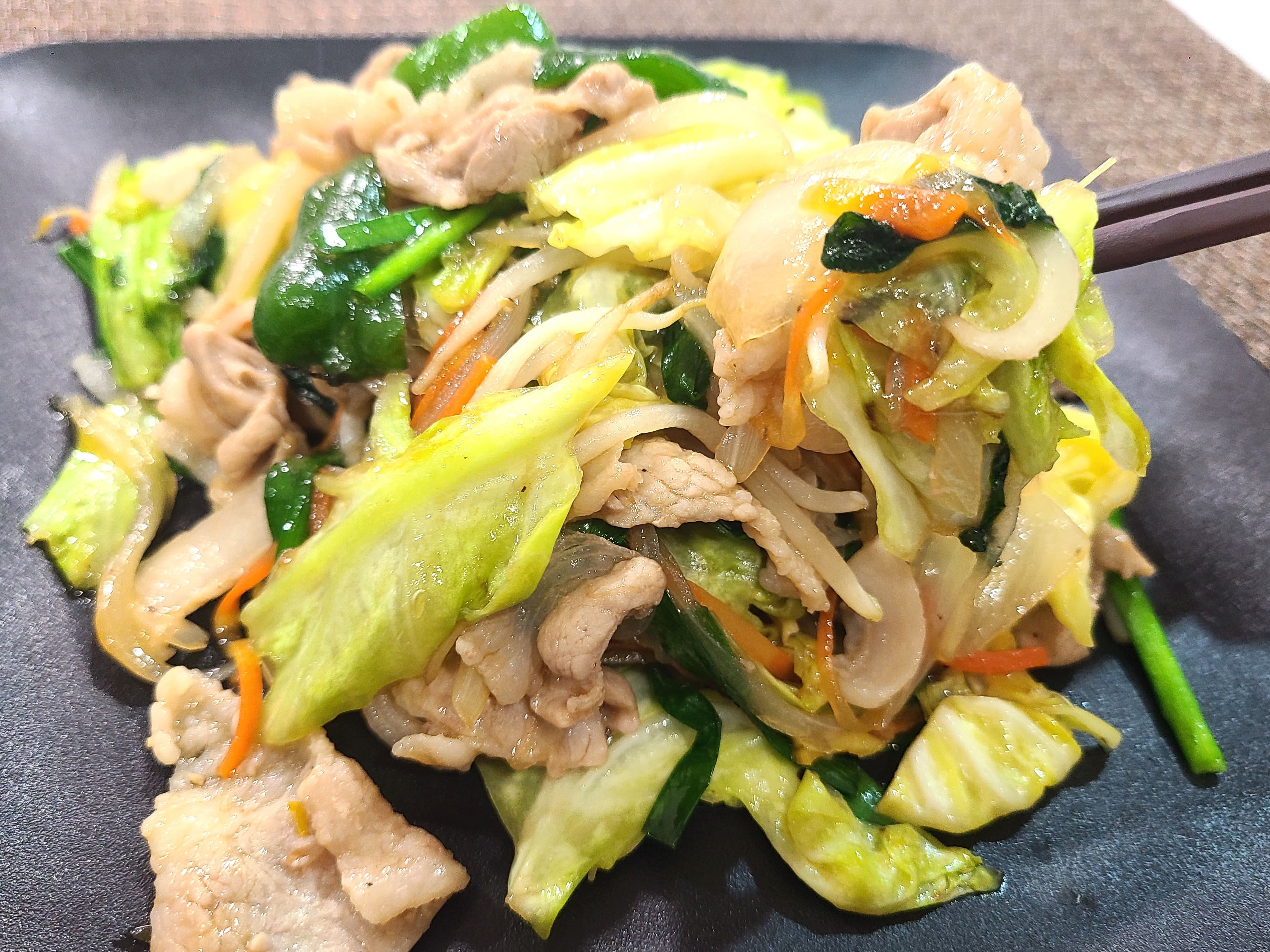 野菜炒めの極意】“野菜の水分量”で炒め分ければ失敗しない！鍋は振ら